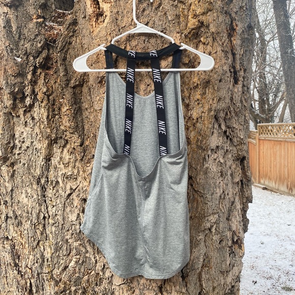 Nike grey workout top - Picture 6 of 8